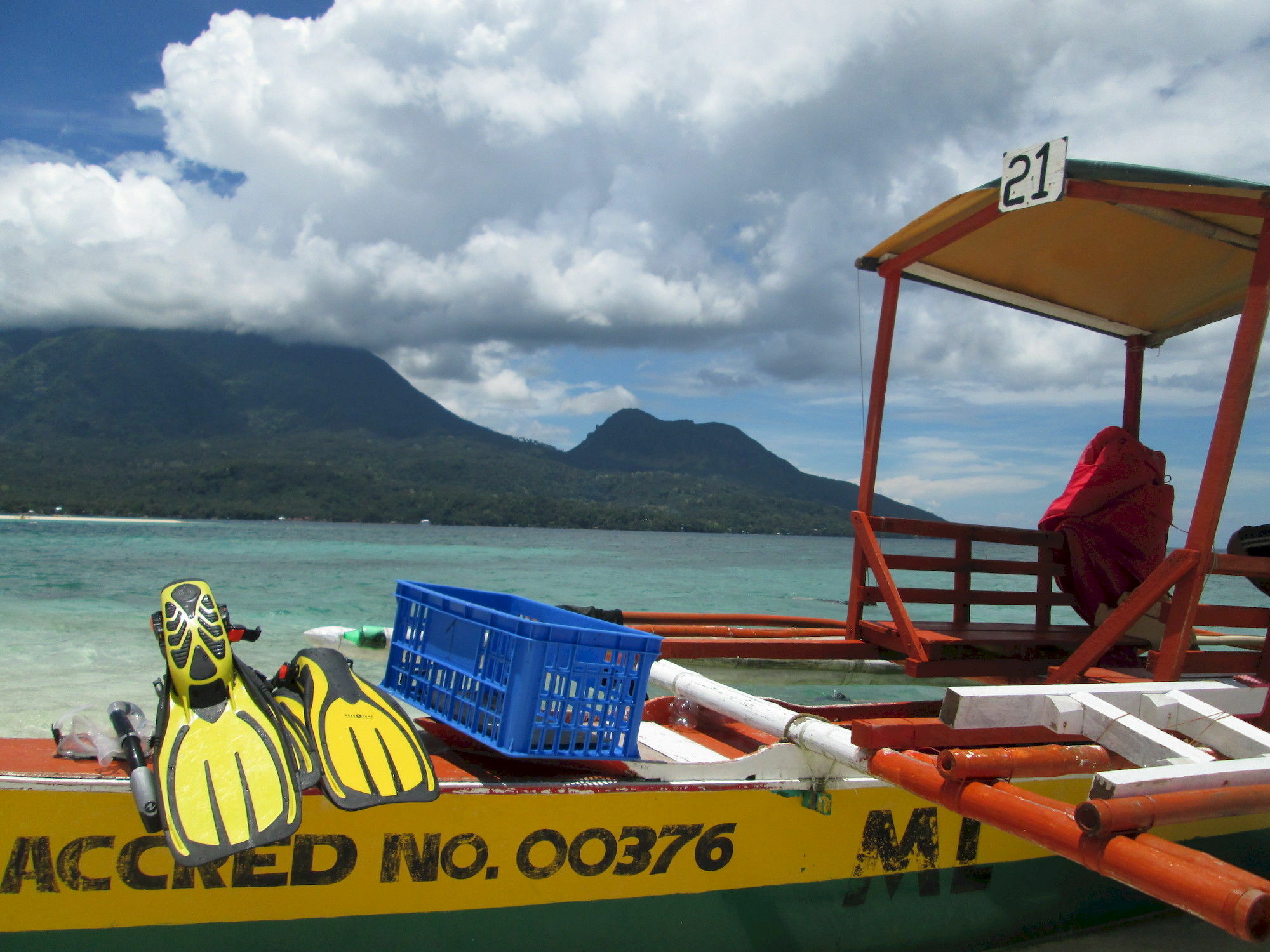 Camiguin Volcan Beach Eco Retreat & Dive Resort Мамбаджао Екстериор снимка