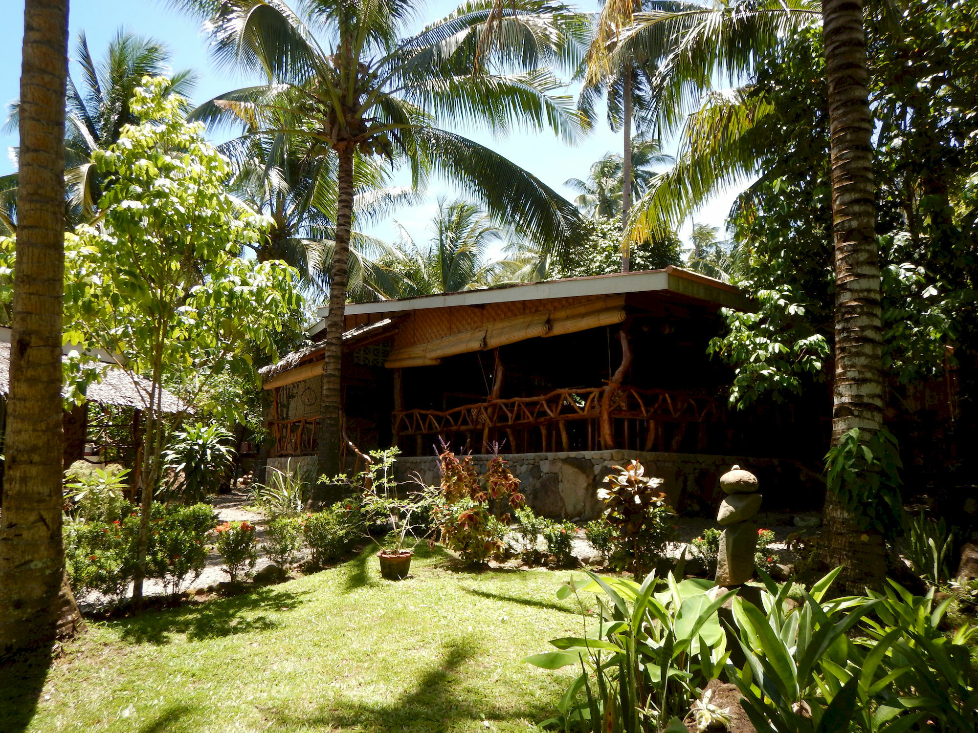 Camiguin Volcan Beach Eco Retreat & Dive Resort Мамбаджао Екстериор снимка