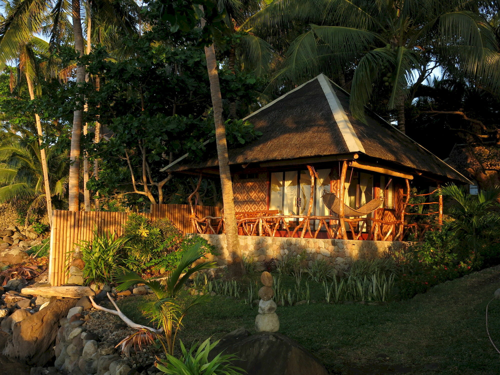 Camiguin Volcan Beach Eco Retreat & Dive Resort Мамбаджао Екстериор снимка