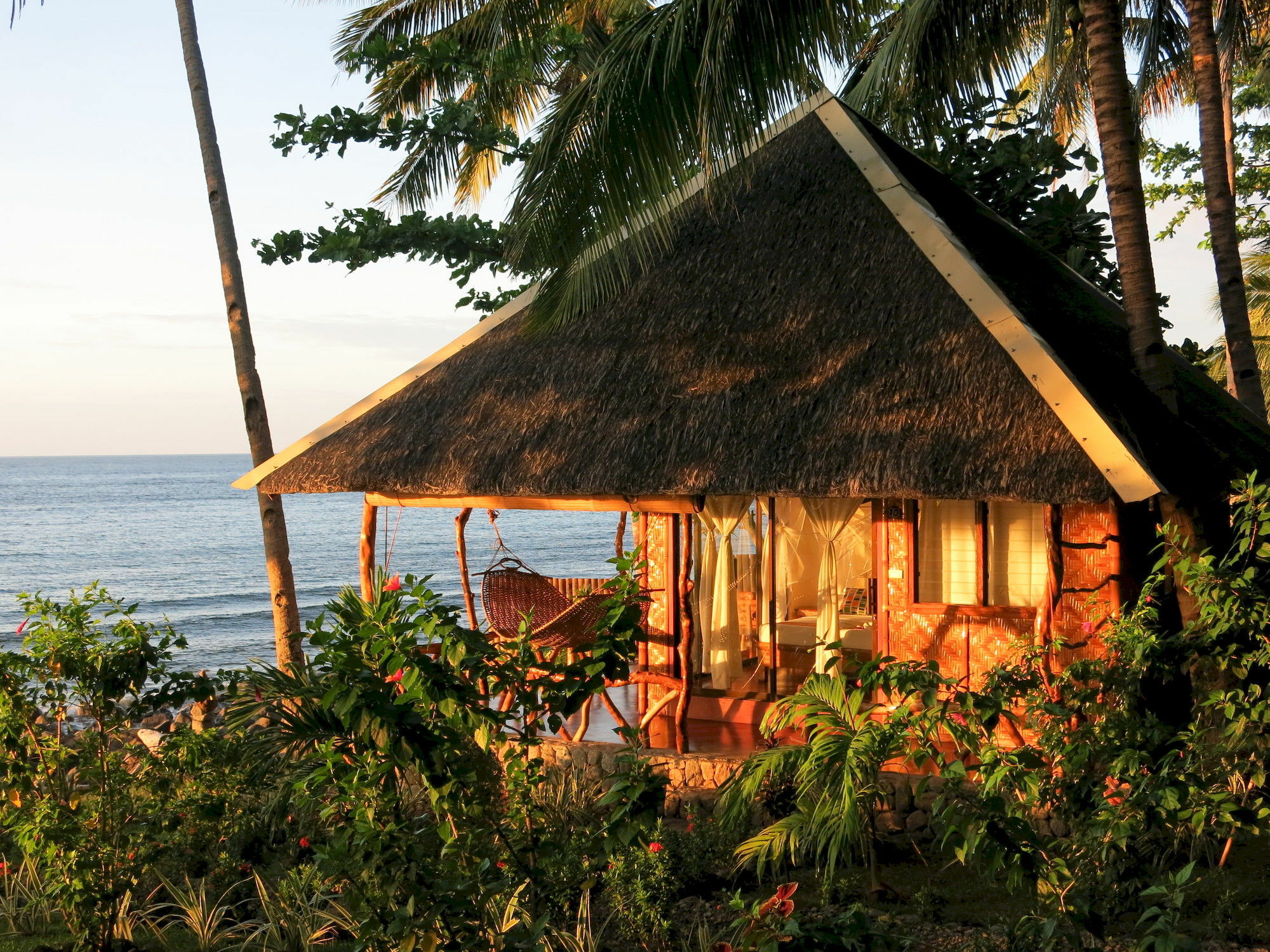 Camiguin Volcan Beach Eco Retreat & Dive Resort Мамбаджао Екстериор снимка