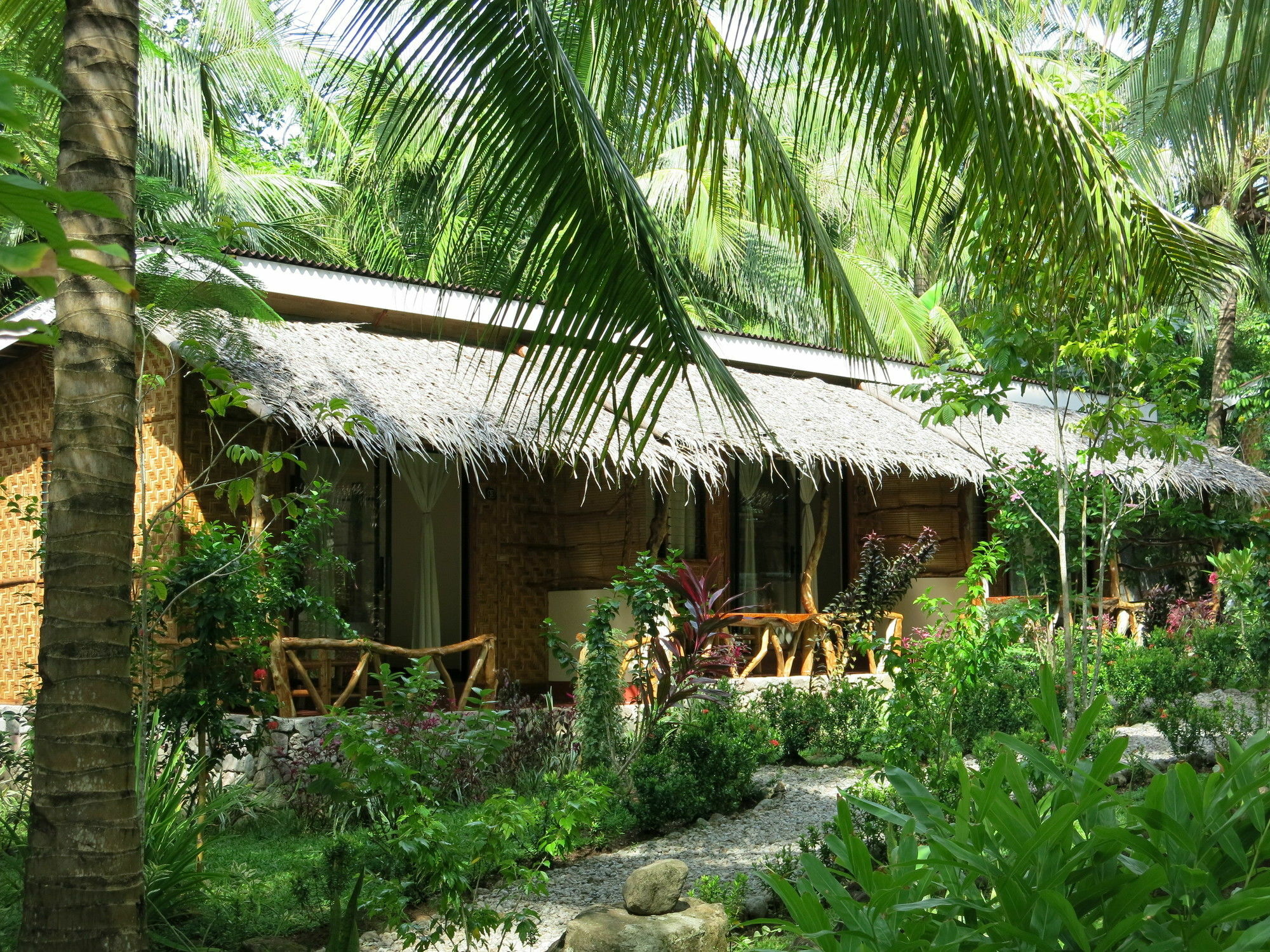 Camiguin Volcan Beach Eco Retreat & Dive Resort Мамбаджао Екстериор снимка